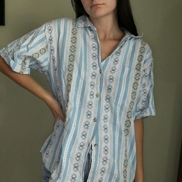 80s Button Up - Picture 2 of 4